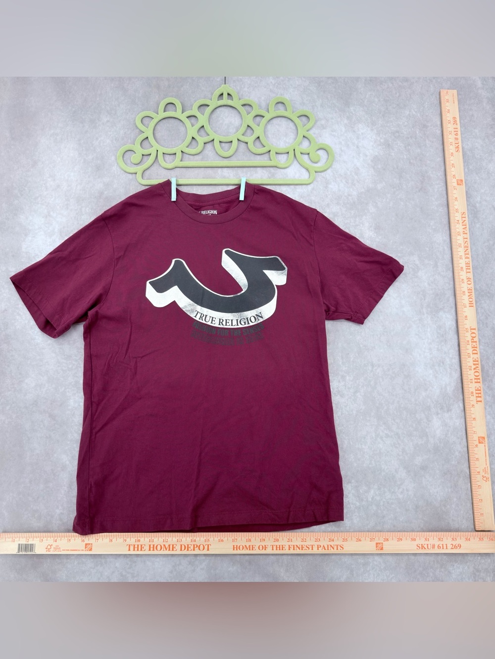 True Religion Men’s Short Sleeve Logo T-Shirt in Burgundy large